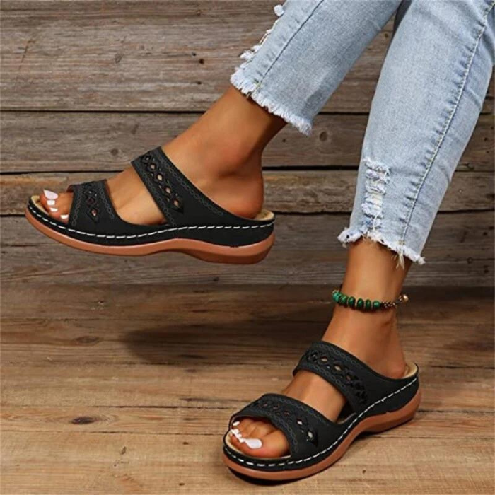 Cozy Aurora Indoor Slippers