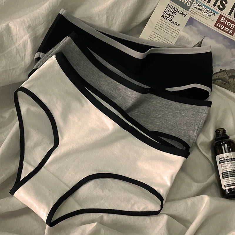 Breathable Cotton Mid-Waist Briefs – Everyday Comfort