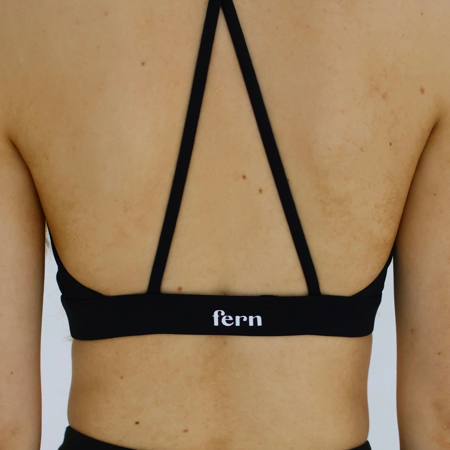 EVERYDAY SEAMLESS TANK SPORTS BRA DEEP BLACK