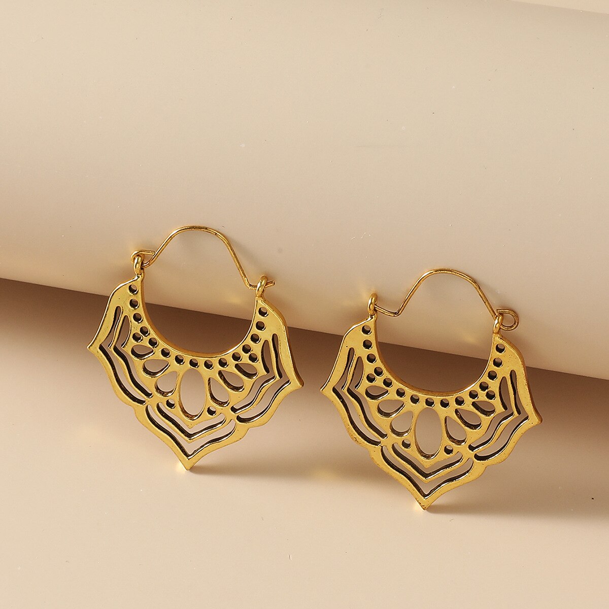 Torrard™ Vintage Hollow Earrings