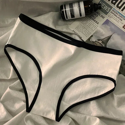 Breathable Cotton Mid-Waist Briefs – Everyday Comfort