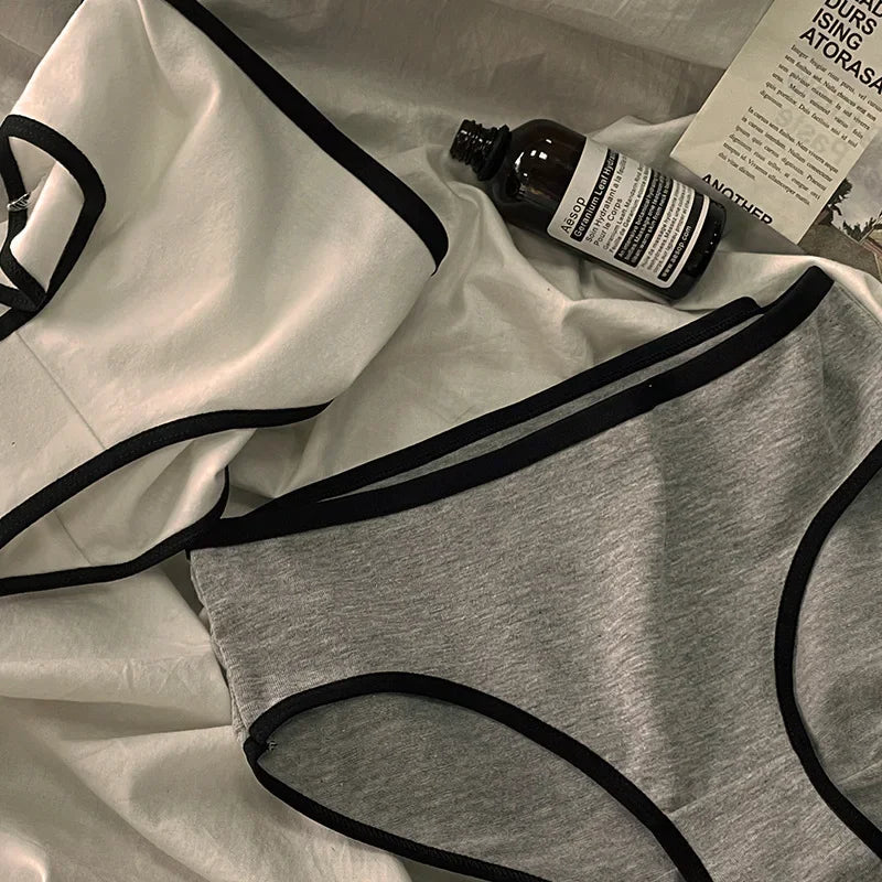Breathable Cotton Mid-Waist Briefs – Everyday Comfort