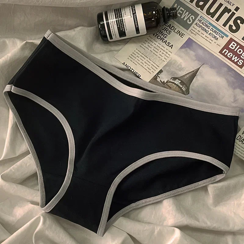 Breathable Cotton Mid-Waist Briefs – Everyday Comfort