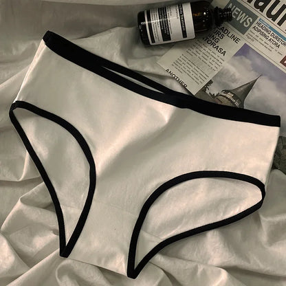 Breathable Cotton Mid-Waist Briefs – Everyday Comfort