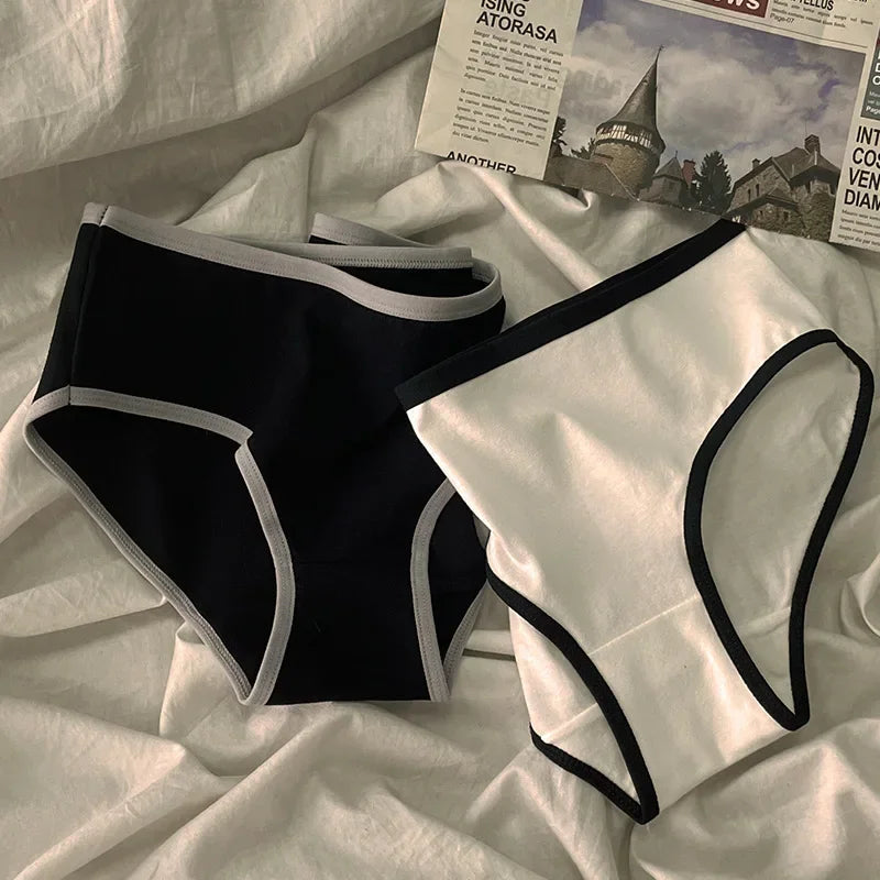 Breathable Cotton Mid-Waist Briefs – Everyday Comfort