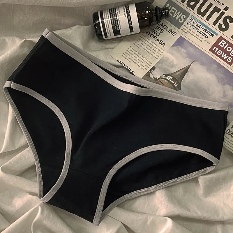 Breathable Cotton Mid-Waist Briefs – Everyday Comfort