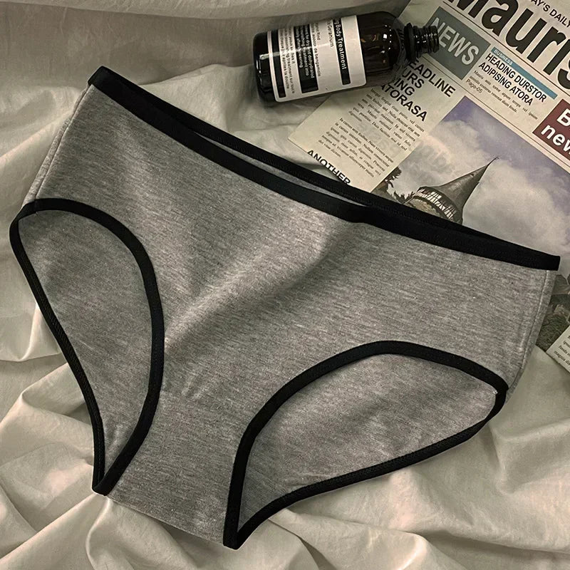 Breathable Cotton Mid-Waist Briefs – Everyday Comfort